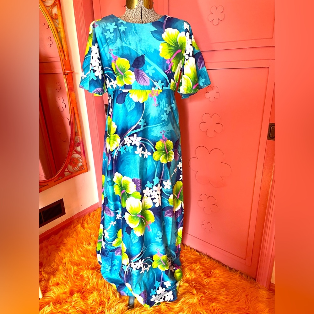 Vintage Hukilau Fashions Hawaiian Dress